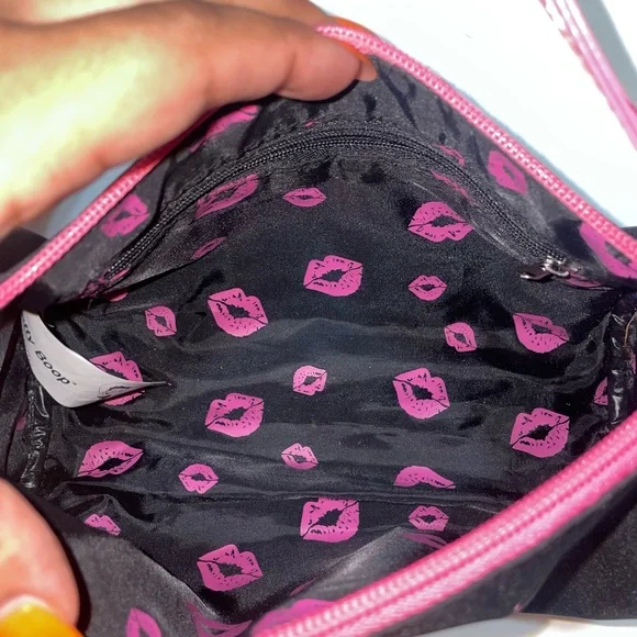 Vintage 2000s Betty Boop barrel bag - Picture 4 of 4